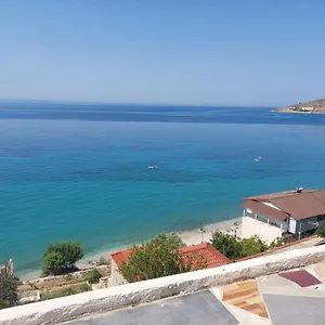 Antonio , Qeparo Albanië